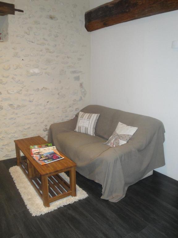 Bed and Breakfast La Ferme Du Vintue Etrechy  Экстерьер фото