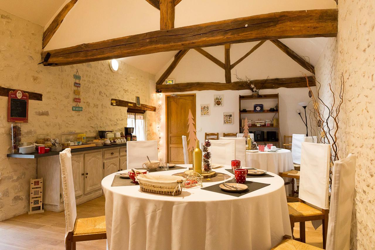 Bed and Breakfast La Ferme Du Vintue Etrechy  Экстерьер фото